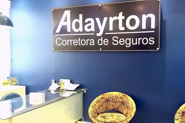 Conhea a Adayrton Corretora